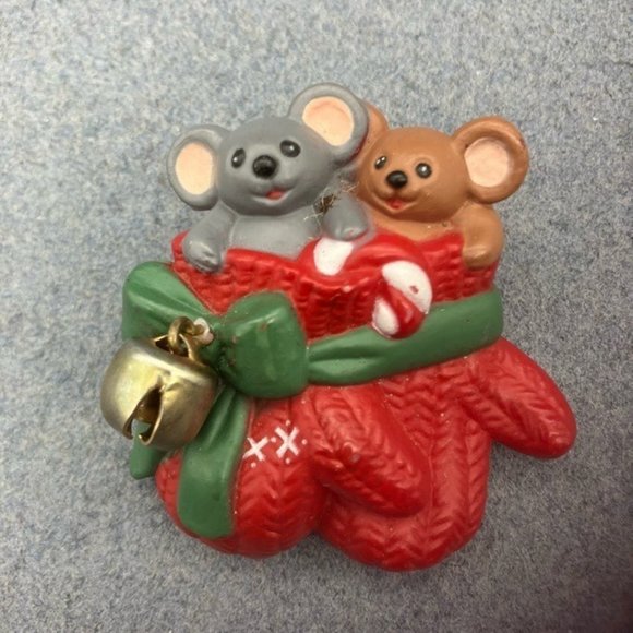 Christmas Pin Brooch Mice Mouse Brown Grey Red Mitten Green Jingle Bell Retro - Picture 2 of 7